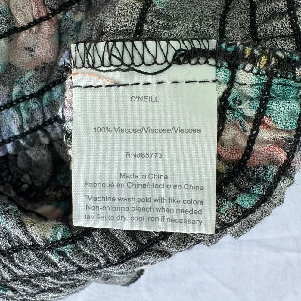 O'Neill‎ Womens Black Smocked Waist V-Neck Floral Halette Blouse Top Size Medium
